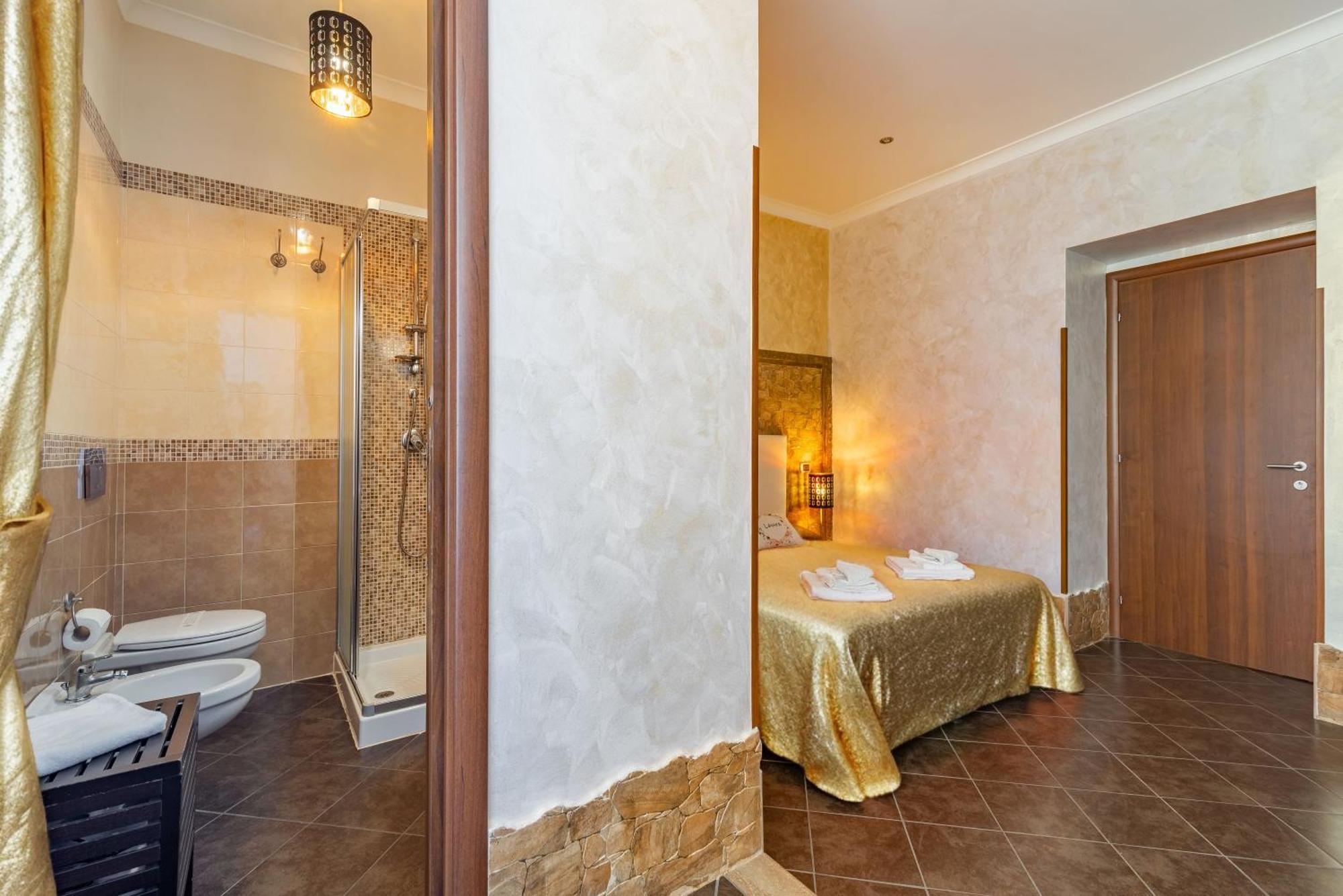 Alis Laura - Near Metro Bologna, Easy Access To *